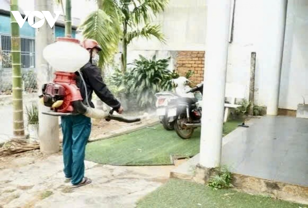 chau be 2 tuoi tai Dak lak tu vong do nhiem nao mo cau, khan truong phong dich hinh anh 3