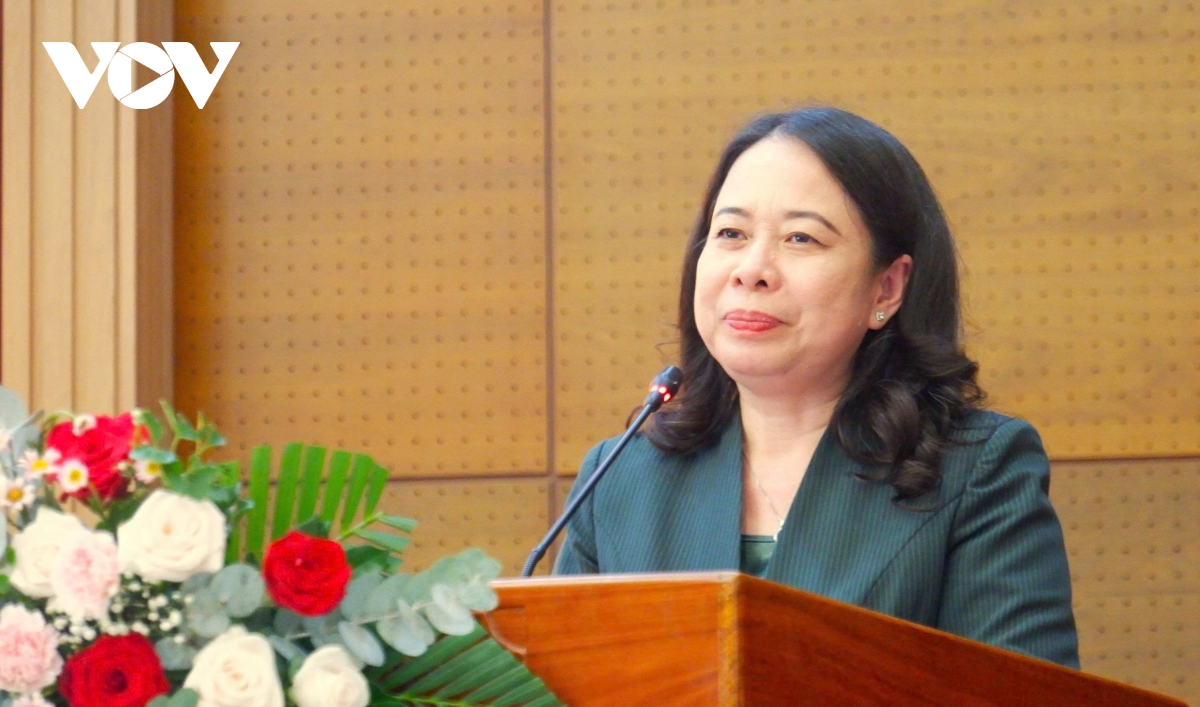 pho chu tich nuoc vo thi Anh xuan tham va tang qua tai Dong thap hinh anh 3