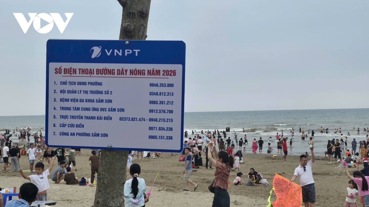 cong khai duong day nong, hang van du khach phu kin bien sam son dip 30 4 hinh anh 13