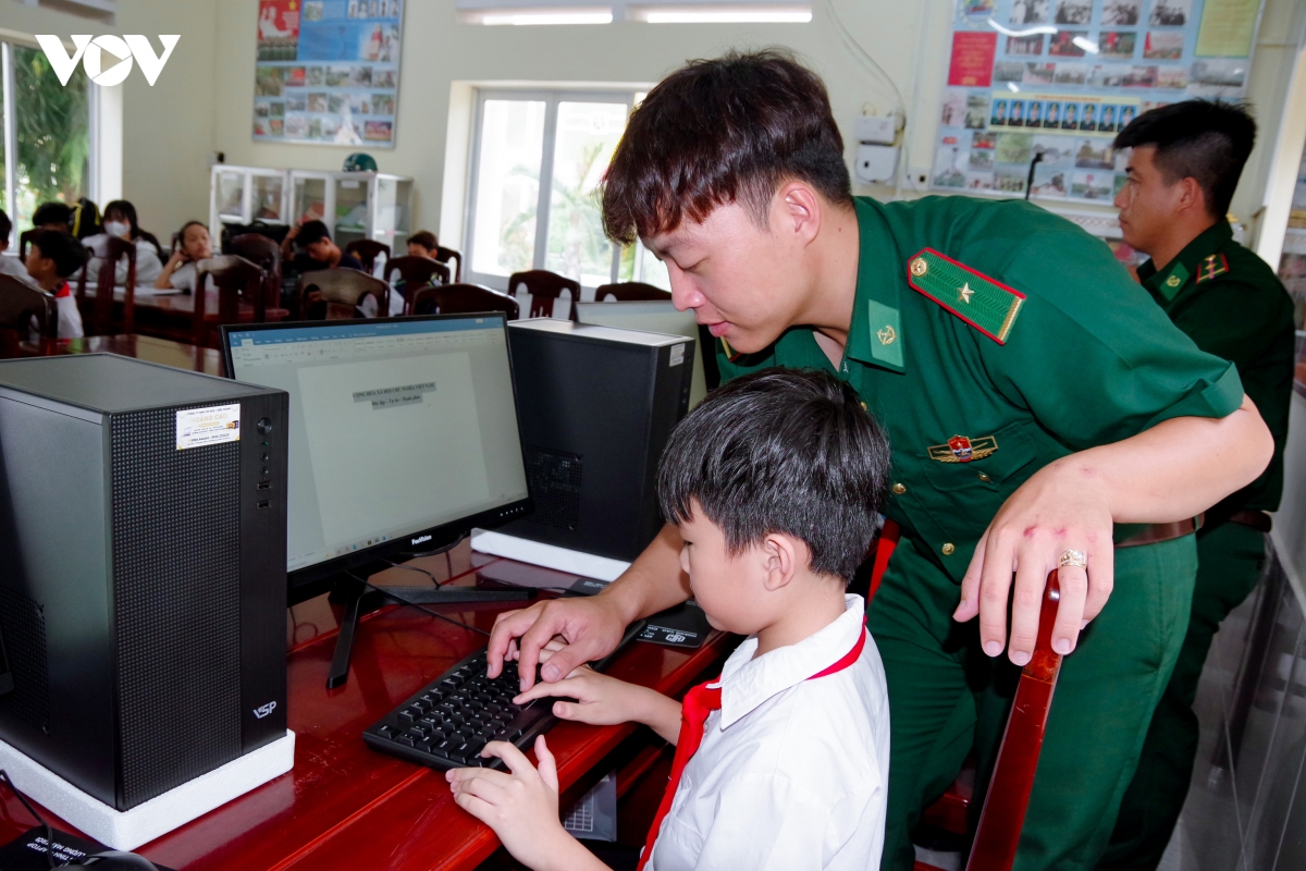 bien phong can tho dong hanh cung hoc sinh chuyen doi so hinh anh 3
