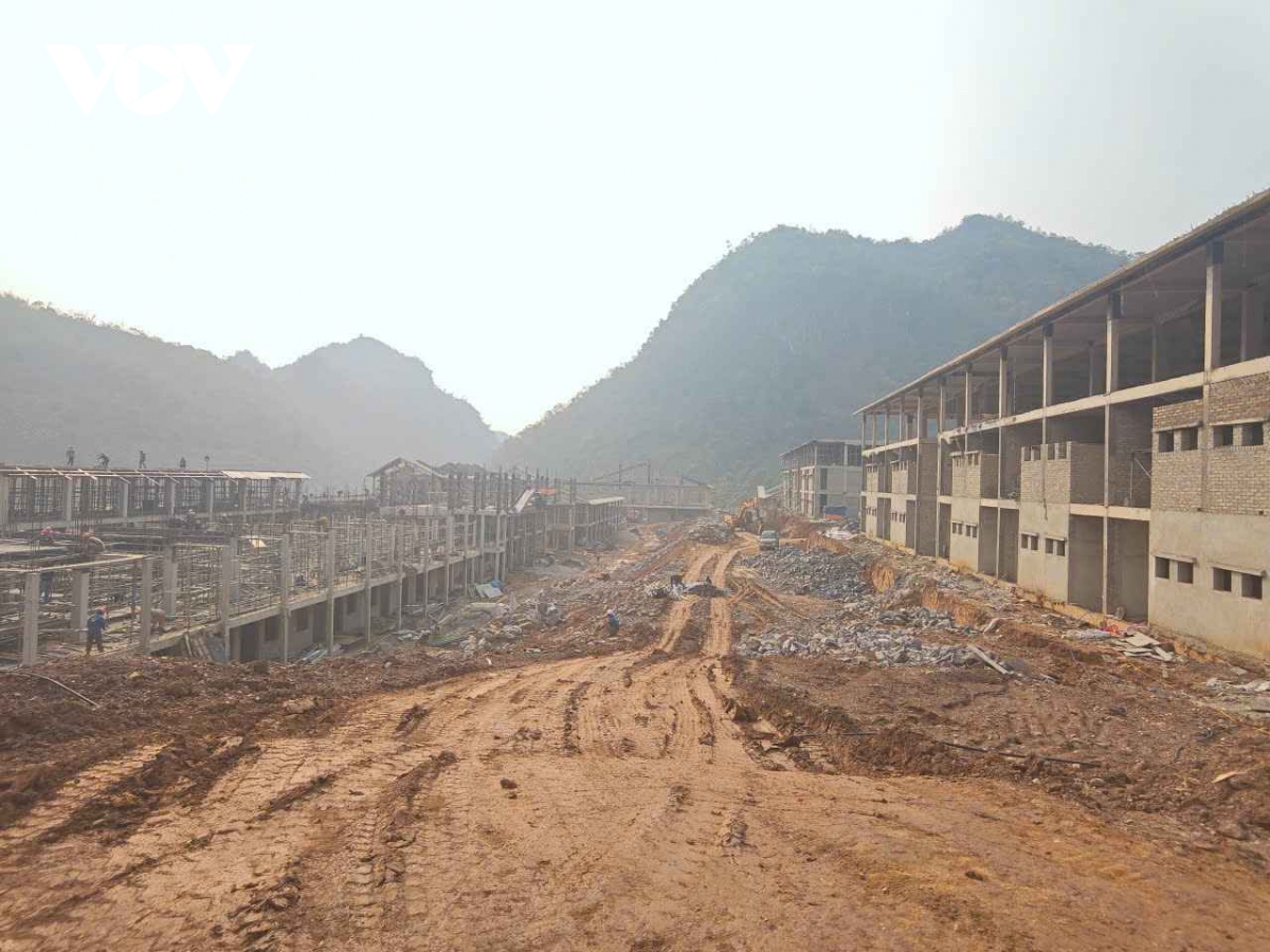 cong truong vung bien vung nhip lao dong trong ky nghi le hinh anh 1