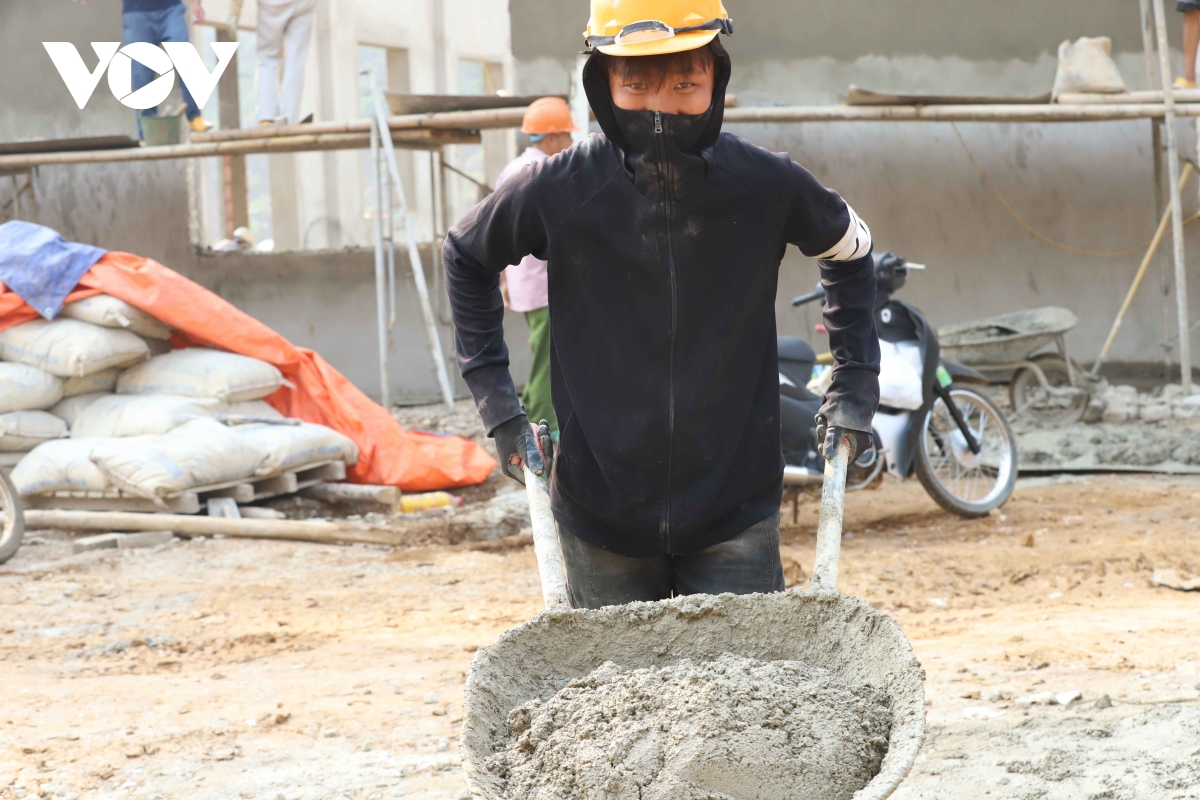cong truong vung bien vung nhip lao dong trong ky nghi le hinh anh 10