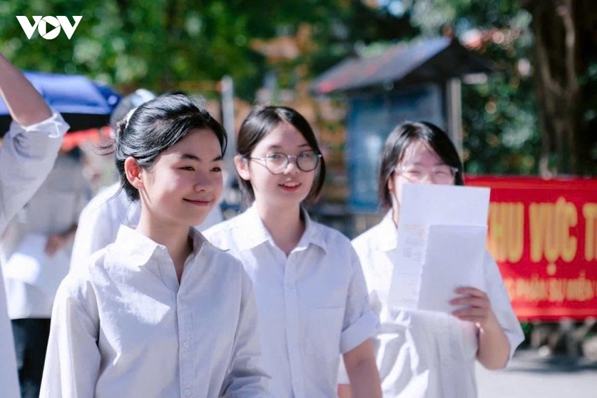 hon 50.400 thi sinh o bac ninh thi tuyen sinh lop 10 trong nang nong gay gat hinh anh 3