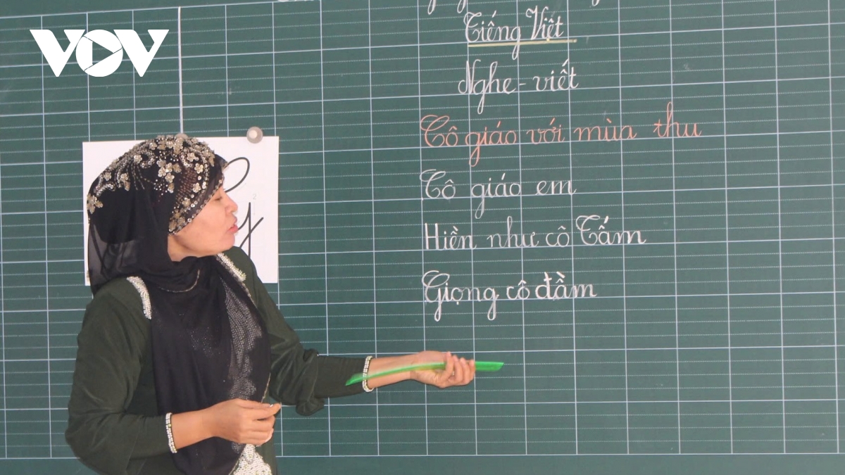 tay ninh mo lop tieng viet, gieo con chu dau doi cho tre em dan toc thieu so hinh anh 2