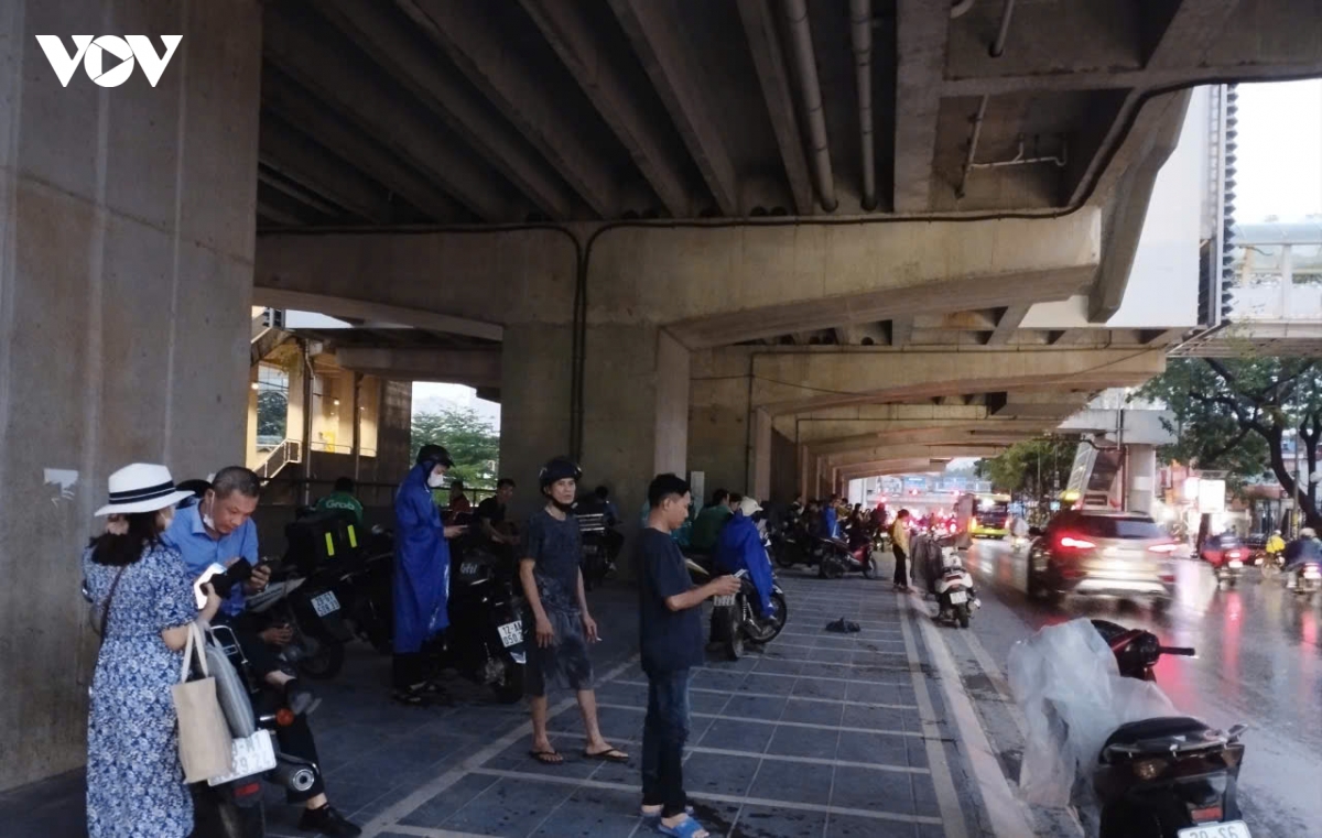 ha noi don mua giai nhiet sau chuoi ngay oi nong keo dai hinh anh 8