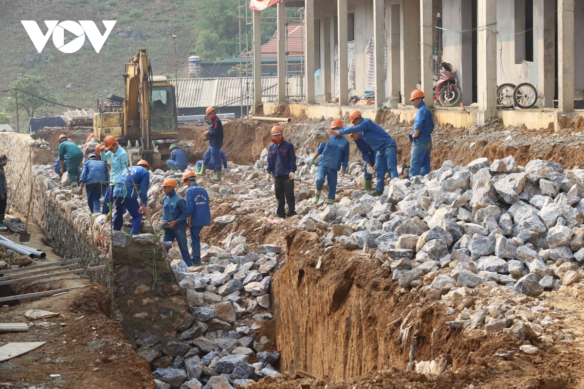 cong truong vung bien vung nhip lao dong trong ky nghi le hinh anh 11