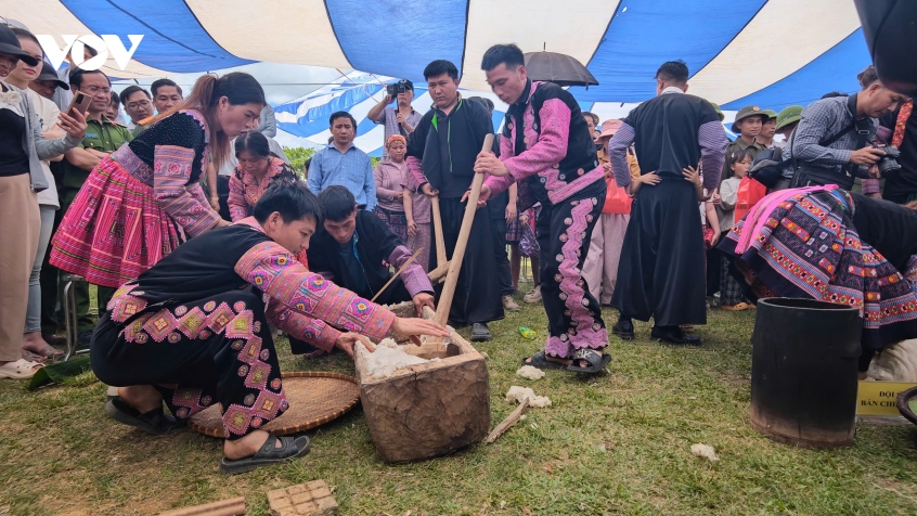  vi binh yen ban lang ket noi thong tin chinh thong voi dong bao vung cao son la hinh anh 11