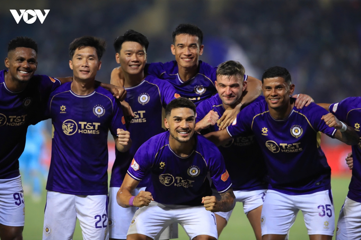 Hoàng Hên tỏa sáng, Hà Nội FC gieo sầu cho Nam Định