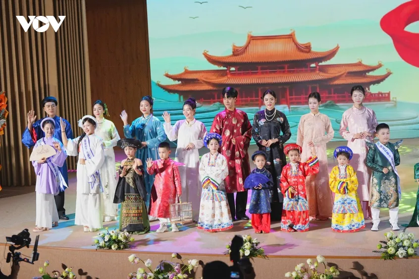 le hoi Ao dai hai phong 2026 di san va ket noi hinh anh 2