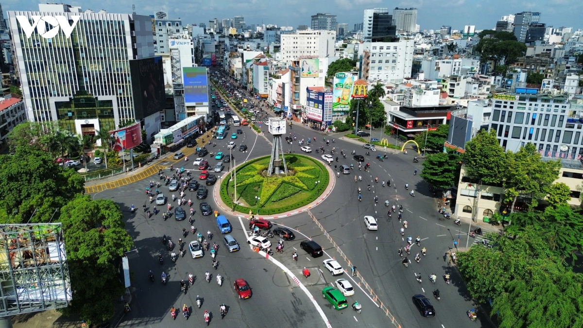 tp.hcm bo vong xoay Dien bien phu, dan lung tung, duong van un u nhe hinh anh 4