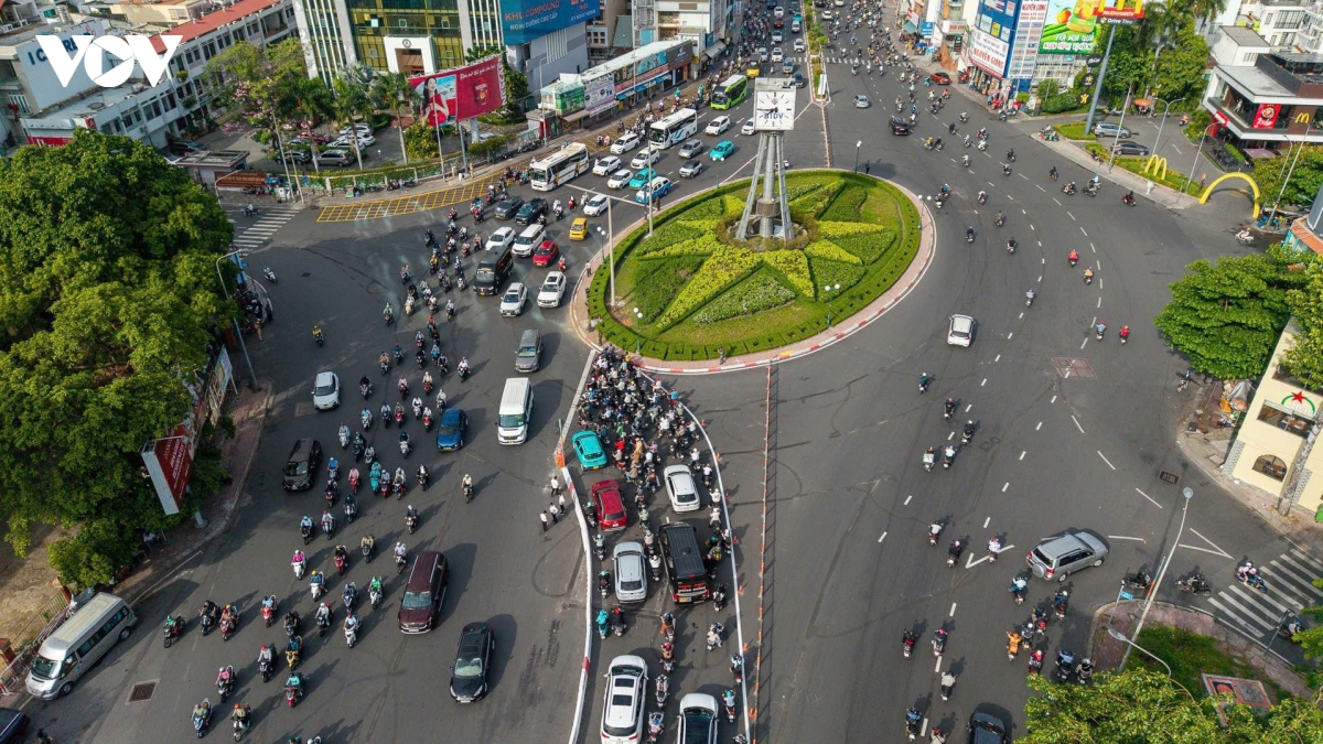 vong xoay Dien bien phu tp.hcm thong thoang hon sau nhung ngay dau un tac hinh anh 6