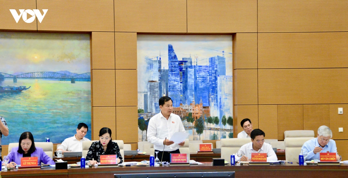 ban thuong vu Dang uy quoc hoi xem xet, cho y kien ve cong tac can bo hinh anh 3