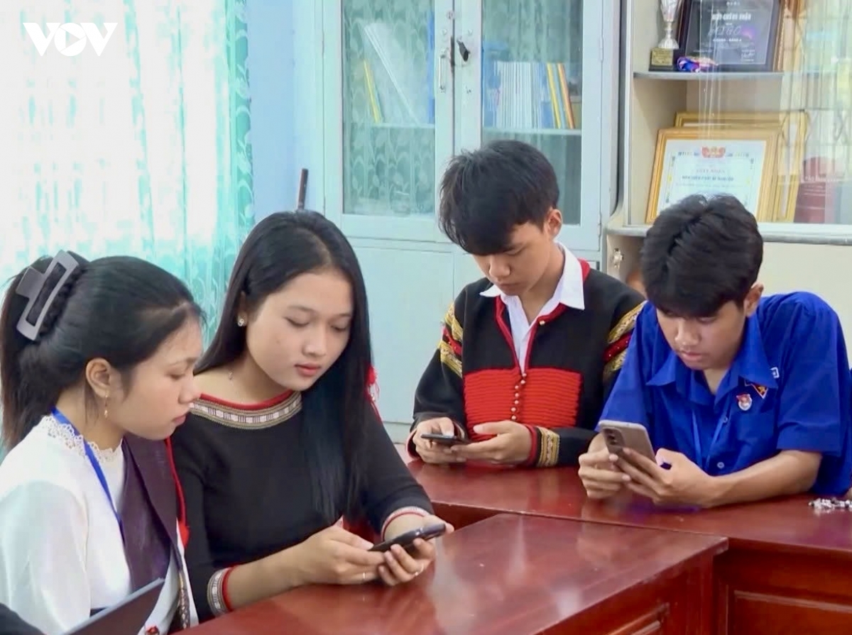 hon 220.000 luot du thi tim hieu chuyen doi so o Dak lak hinh anh 1