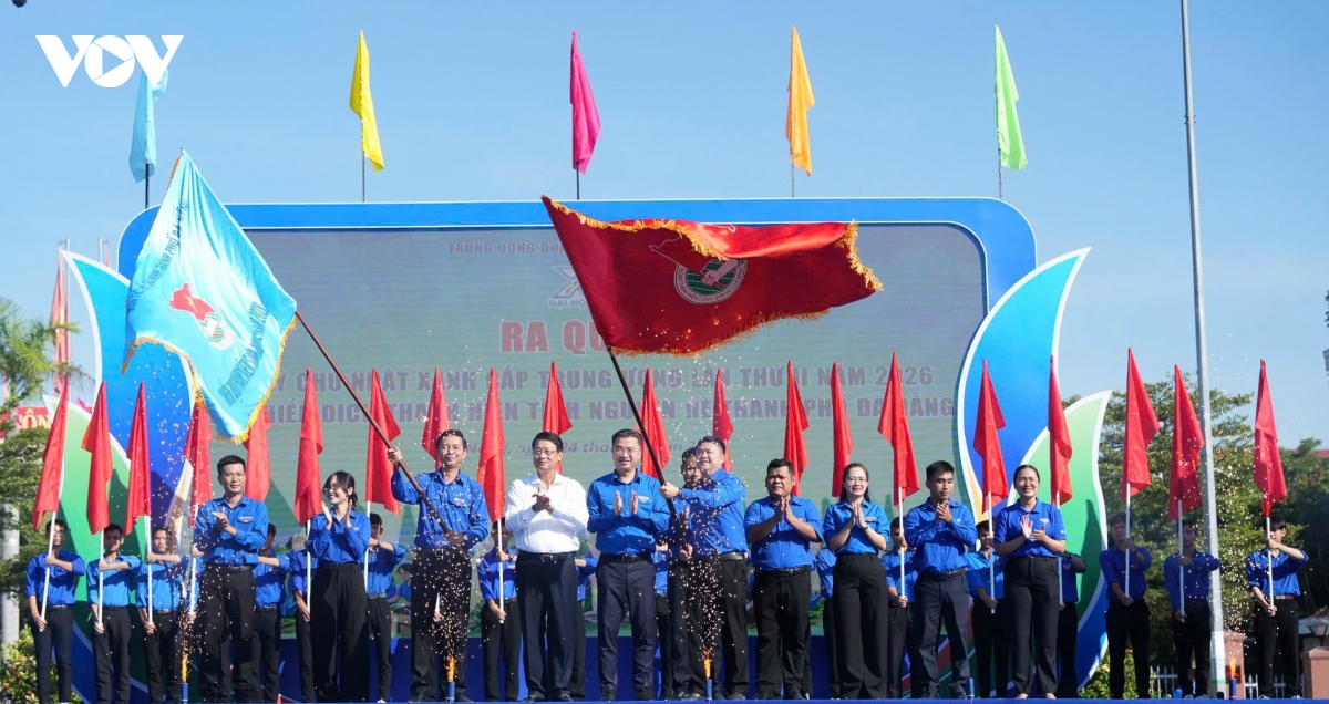 hon 1.000 doan vien thanh nien Da nang ra quan ngay chu nhat xanh hinh anh 1