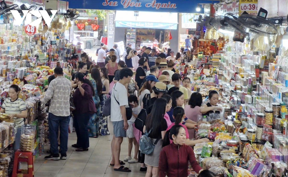 Da nang nhon nhip mua sam dip le 30 4 va 1 5 hinh anh 1