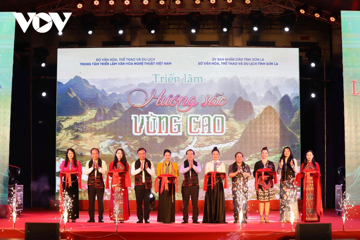 khai mac trien lam huong sac vung cao 2026 tai khu du lich quoc gia moc chau hinh anh 1