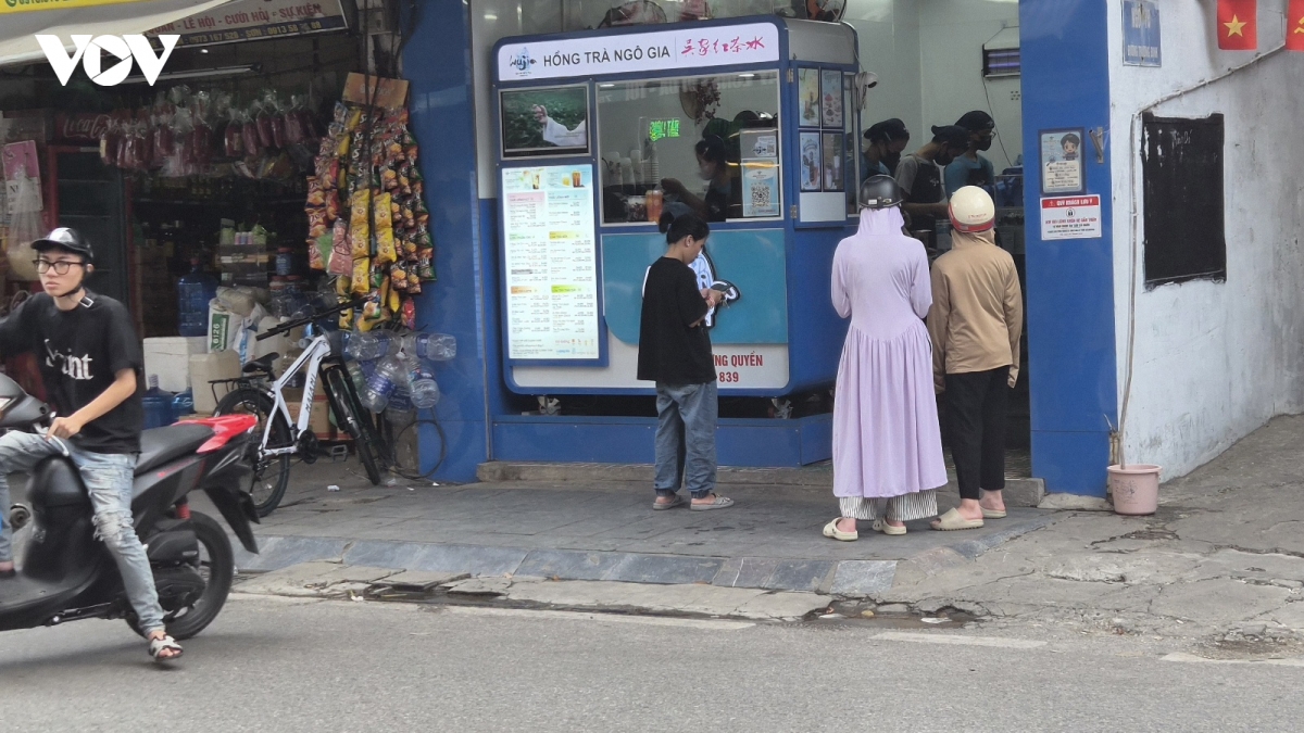 Lại chuyện vỉa hè, trật tự do bàn tay vô hình hay do quản lý nghiêm?