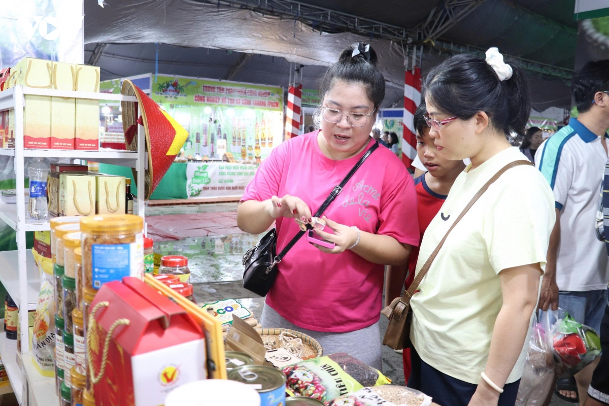 an giang ngay hoi ocop, am thuc tro thanh don bay kich cau du lich he hinh anh 3