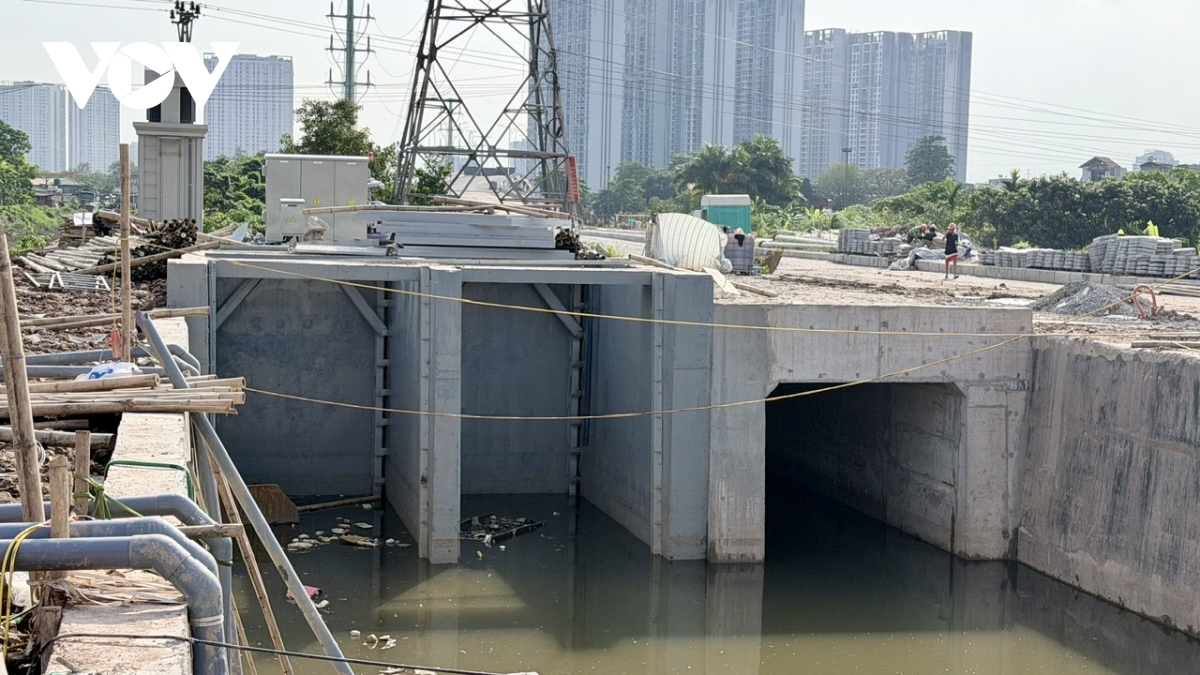 cum tram bom cau nga - Dong tep ky vong xoa diem ngap phia tay ha noi hinh anh 14