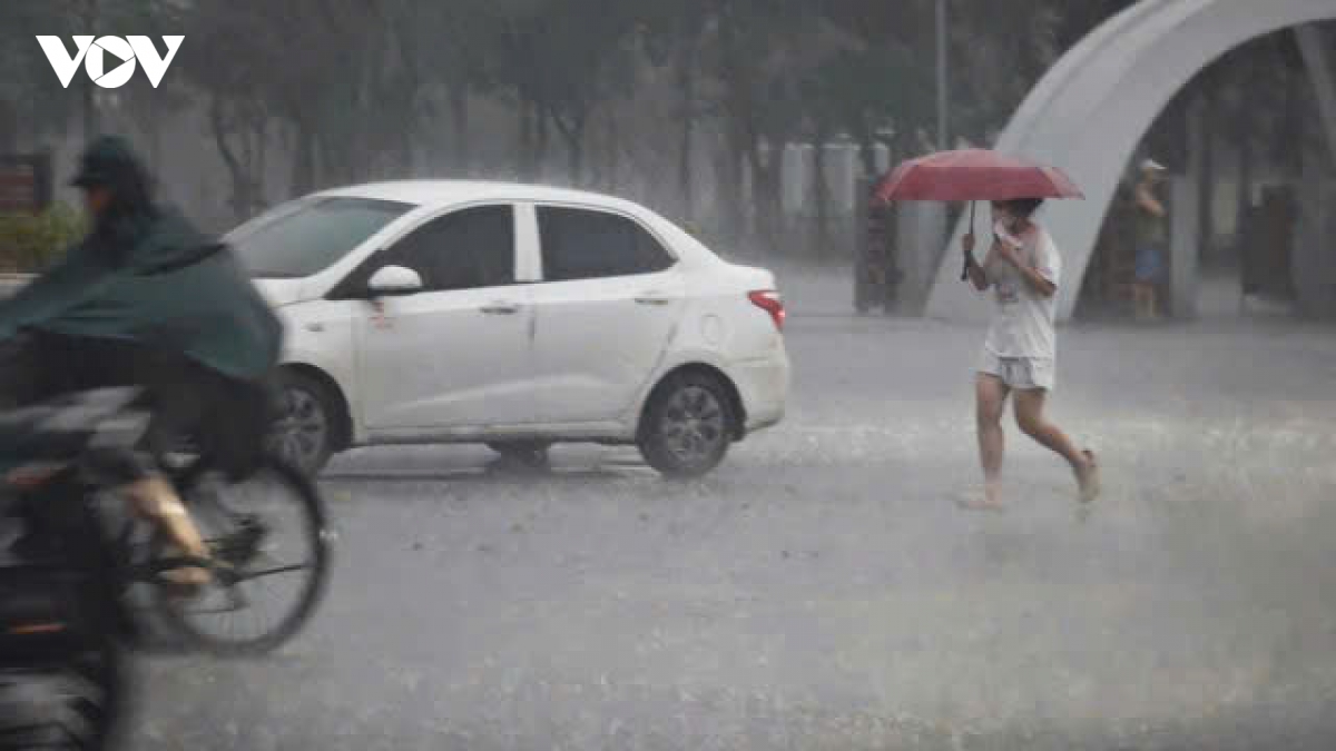 ha noi don mua giai nhiet sau chuoi ngay oi nong keo dai hinh anh 19