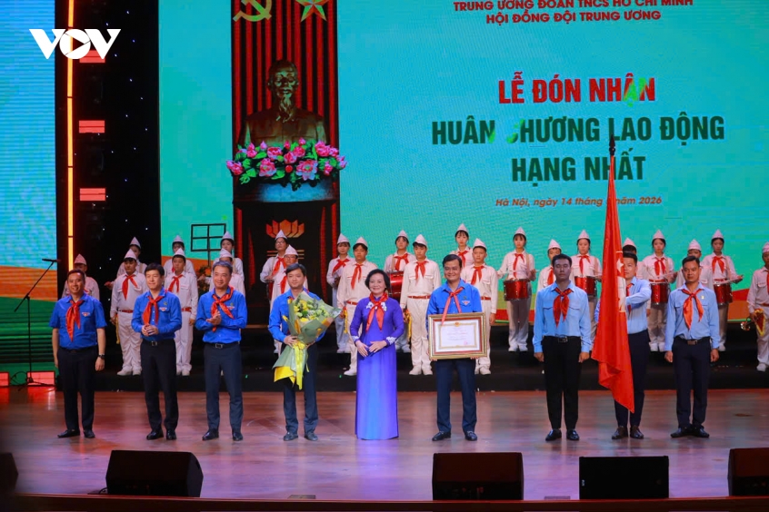 Doi thieu nien tien phong ho chi minh nhan huan chuong lao dong hang nhat hinh anh 1