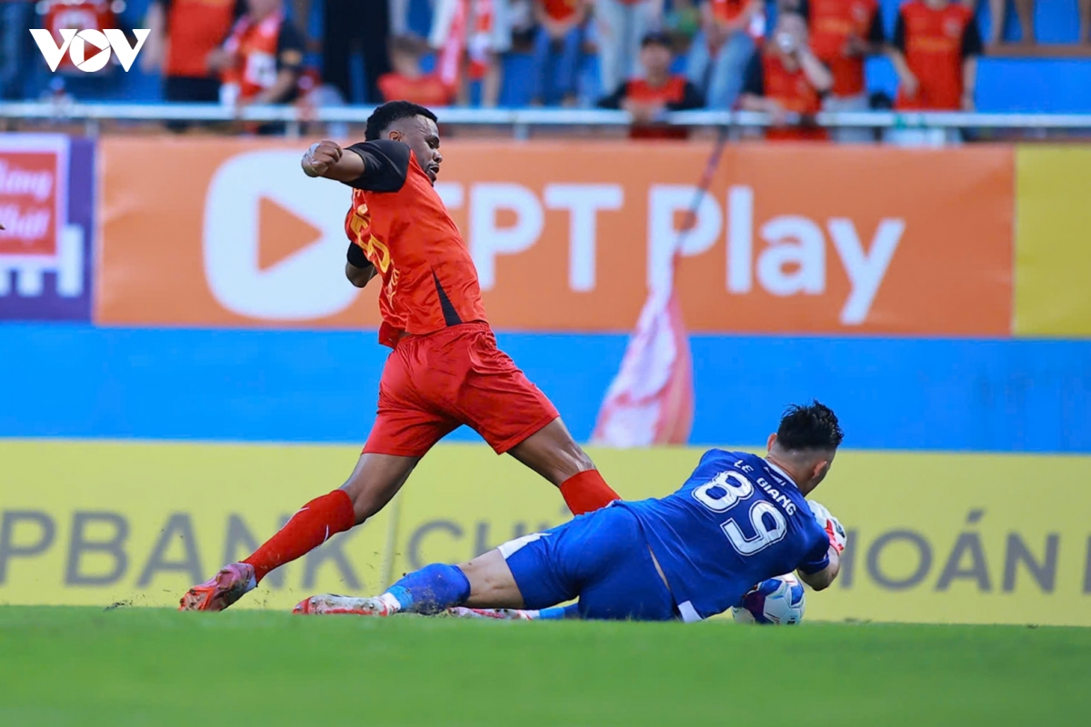 truc tiep ninh binh 1-0 ca tp.hcm geovane kien tao, gustavo danh dau thanh ban hinh anh 2