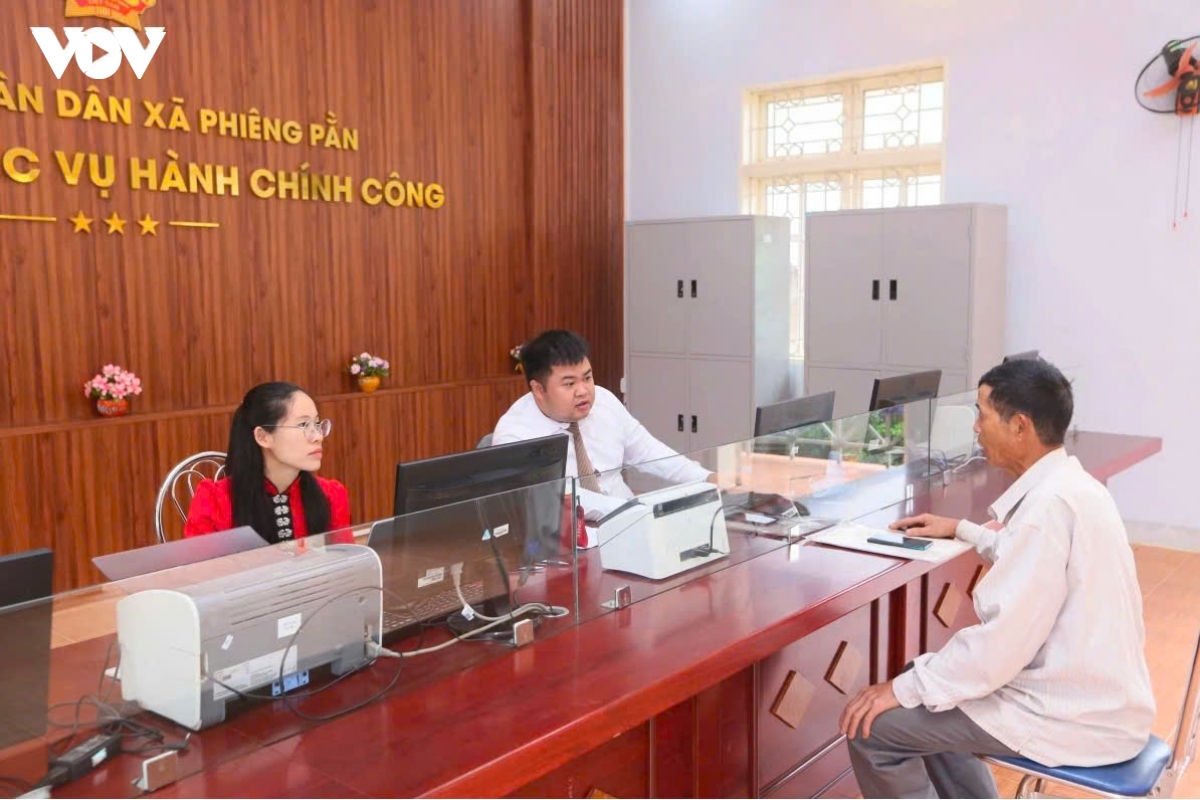 son la van hanh chinh quyen hai cap on dinh, grdp tang 9,76 hinh anh 3