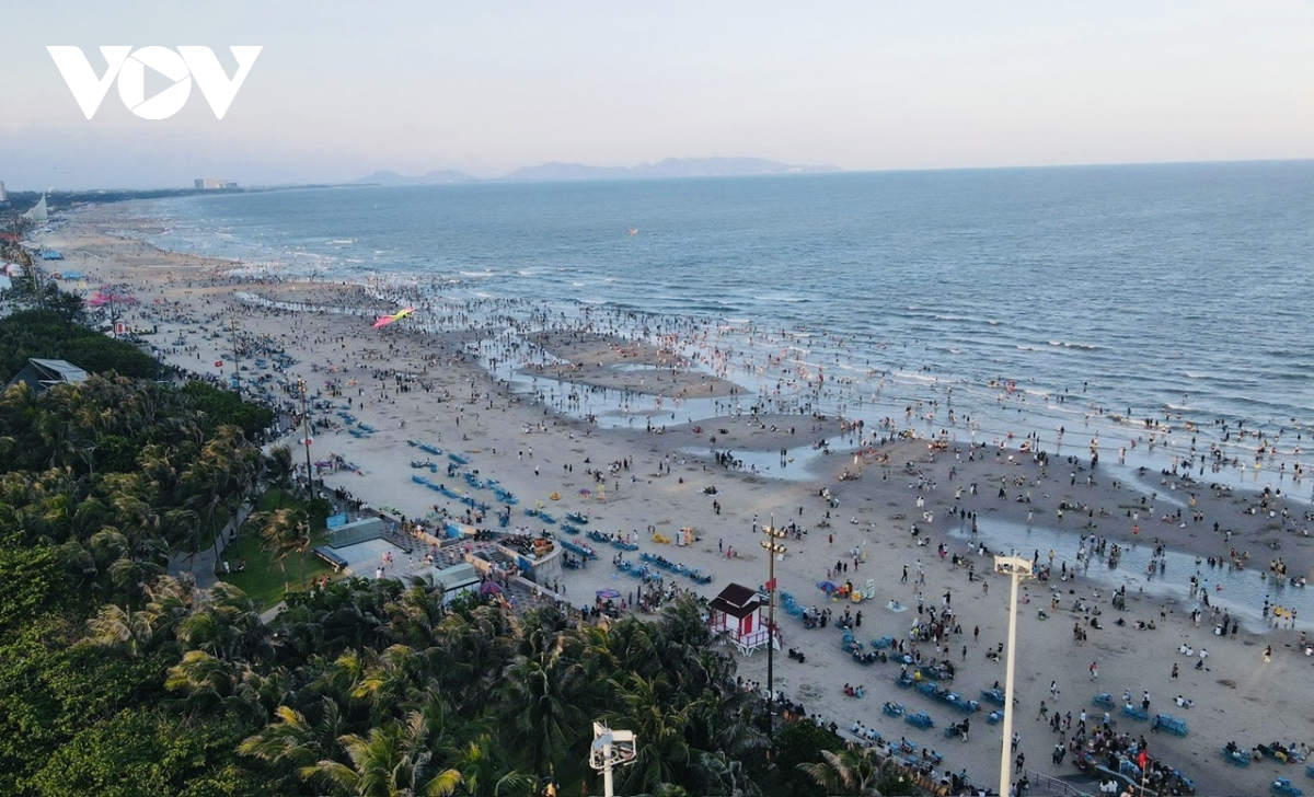 hon 183.000 luot nguoi chen chan tam bien bai sau vung tau hinh anh 1