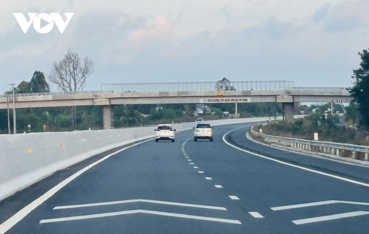 hon 37km cao toc bien hoa - vung tau da dua vao khai thac tam hinh anh 2