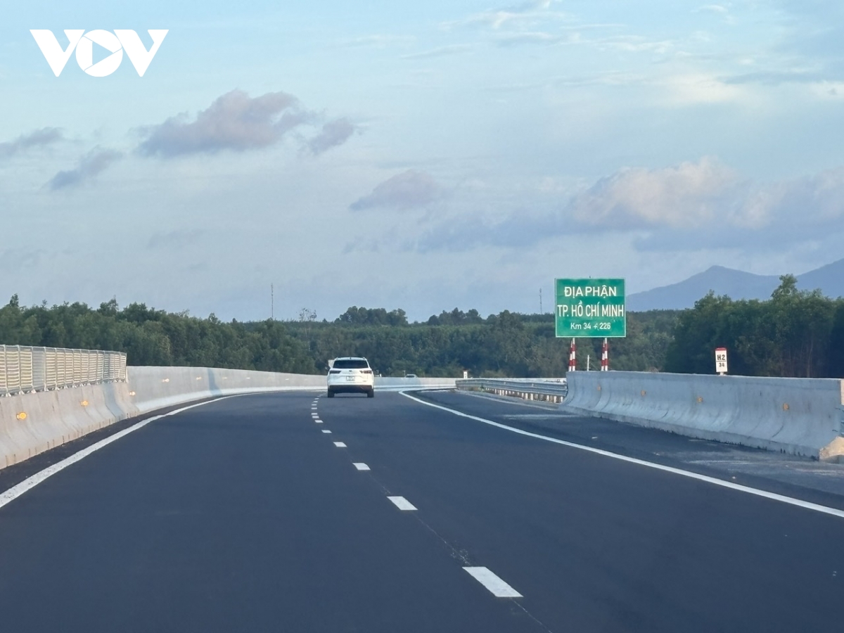 hon 37km cao toc bien hoa - vung tau da dua vao khai thac tam hinh anh 4