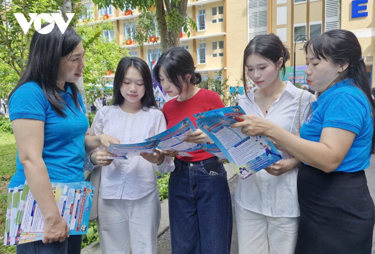 Da nang nhieu nam lien dat ty le 100 hoc sinh, sinh vien tham gia bao hiem y te hinh anh 3