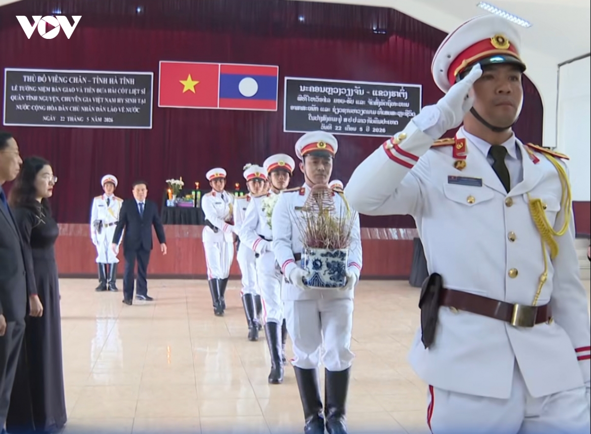 hanh trinh dua hai cot cac anh hung liet si hy sinh tai lao ve que huong ha tinh hinh anh 4