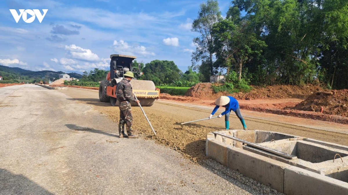 sau phan anh cua vov, cao bang tang toc thi cong du an duong tranh xa hoa an hinh anh 1