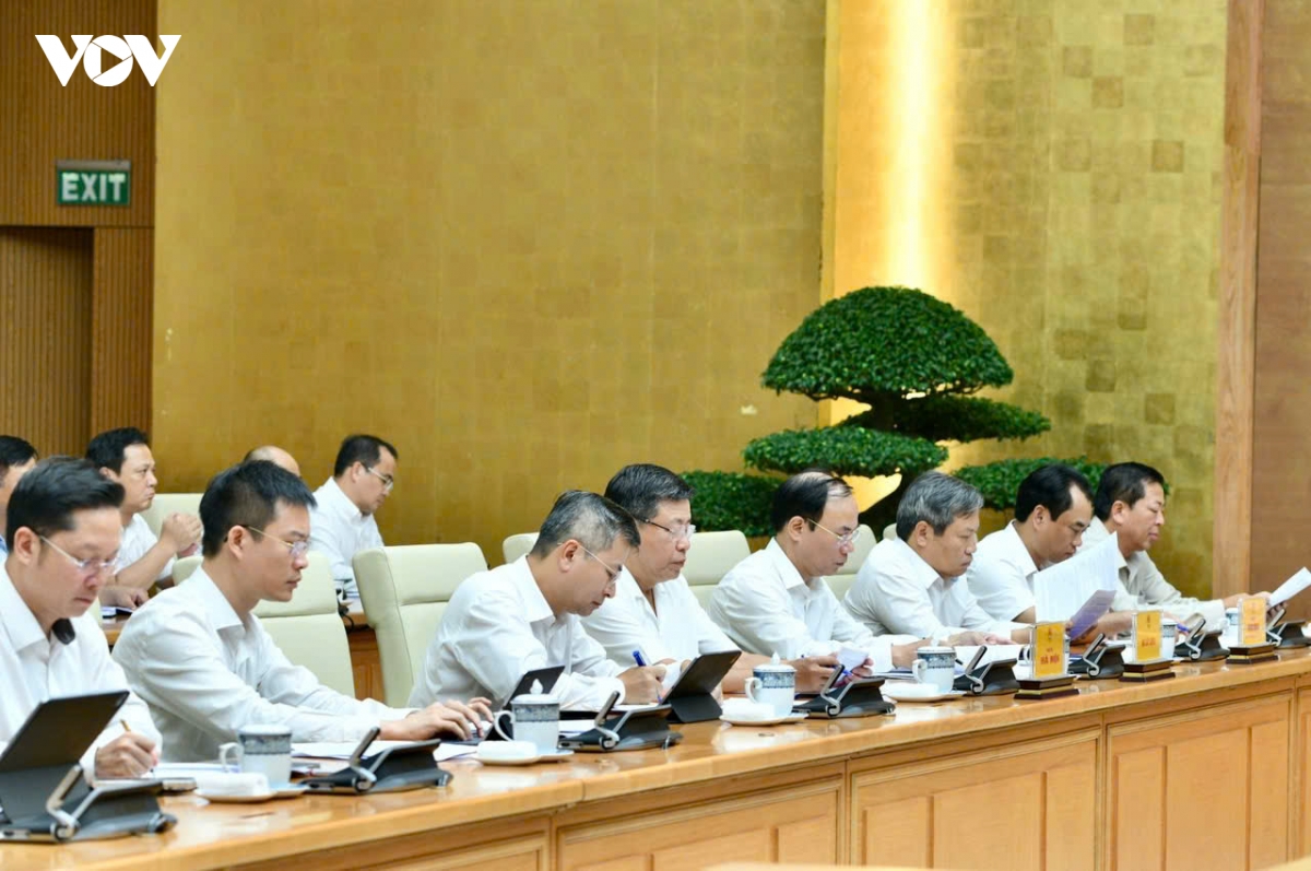 thu tuong le minh hung chu tri cuoc hop ve nha o cho thue hinh anh 3