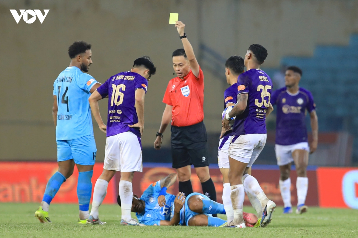 hoang hen toa sang, ha noi fc gieo sau cho nam Dinh hinh anh 6