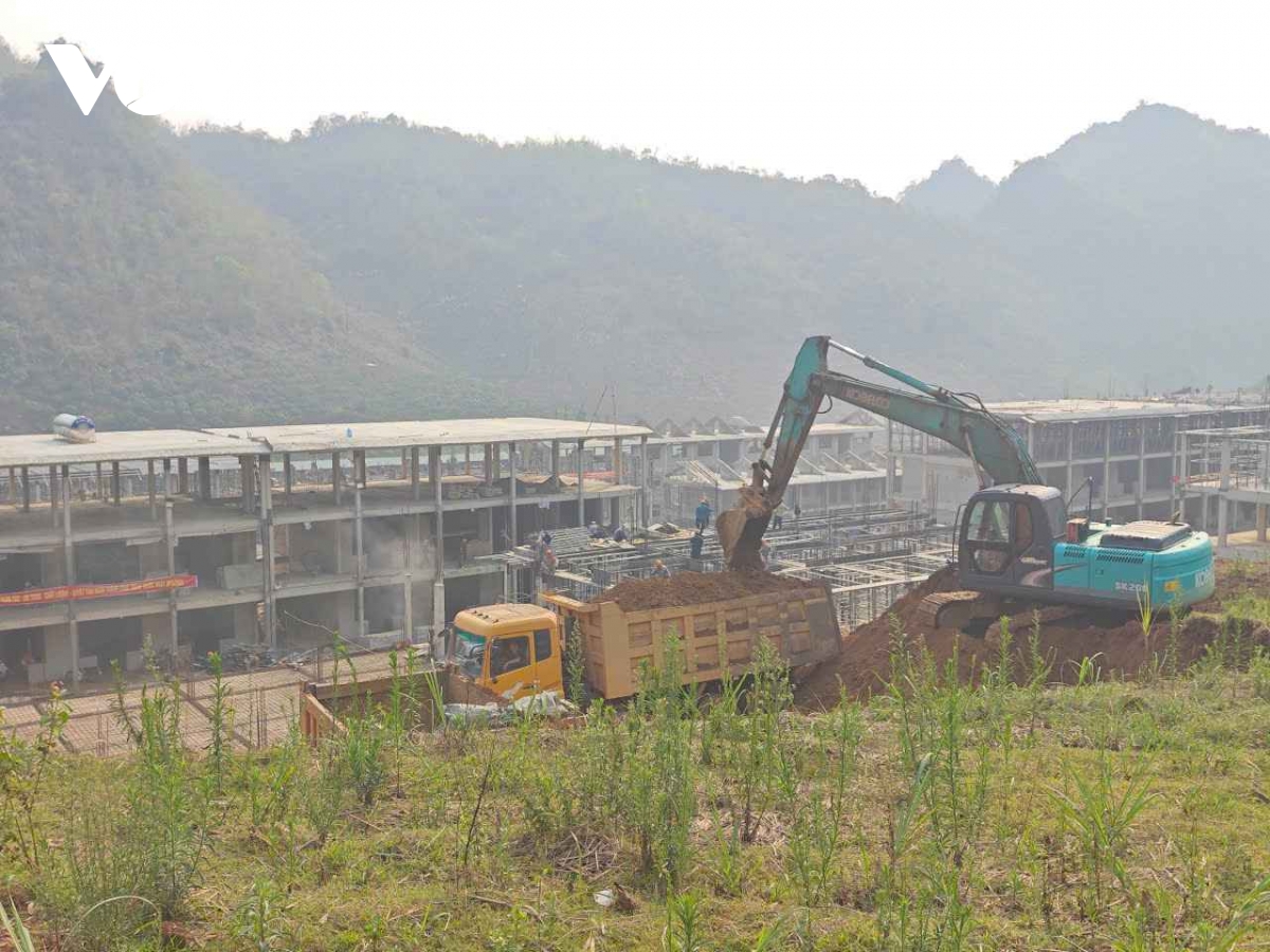 cong truong vung bien vung nhip lao dong trong ky nghi le hinh anh 5