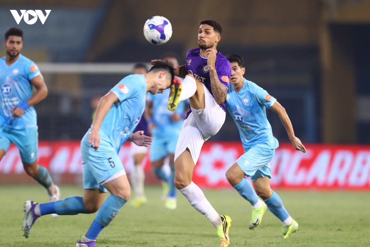 hoang hen toa sang, ha noi fc gieo sau cho nam Dinh hinh anh 2