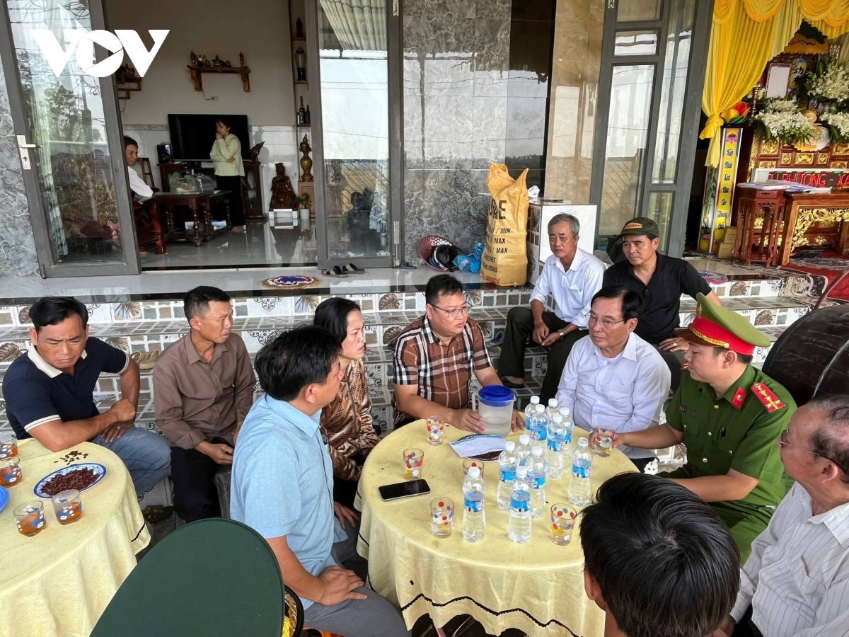 vu chay o to lam 2 nguoi tu vong tai cay xang Da nang tham hoi gia dinh nan nhan hinh anh 1