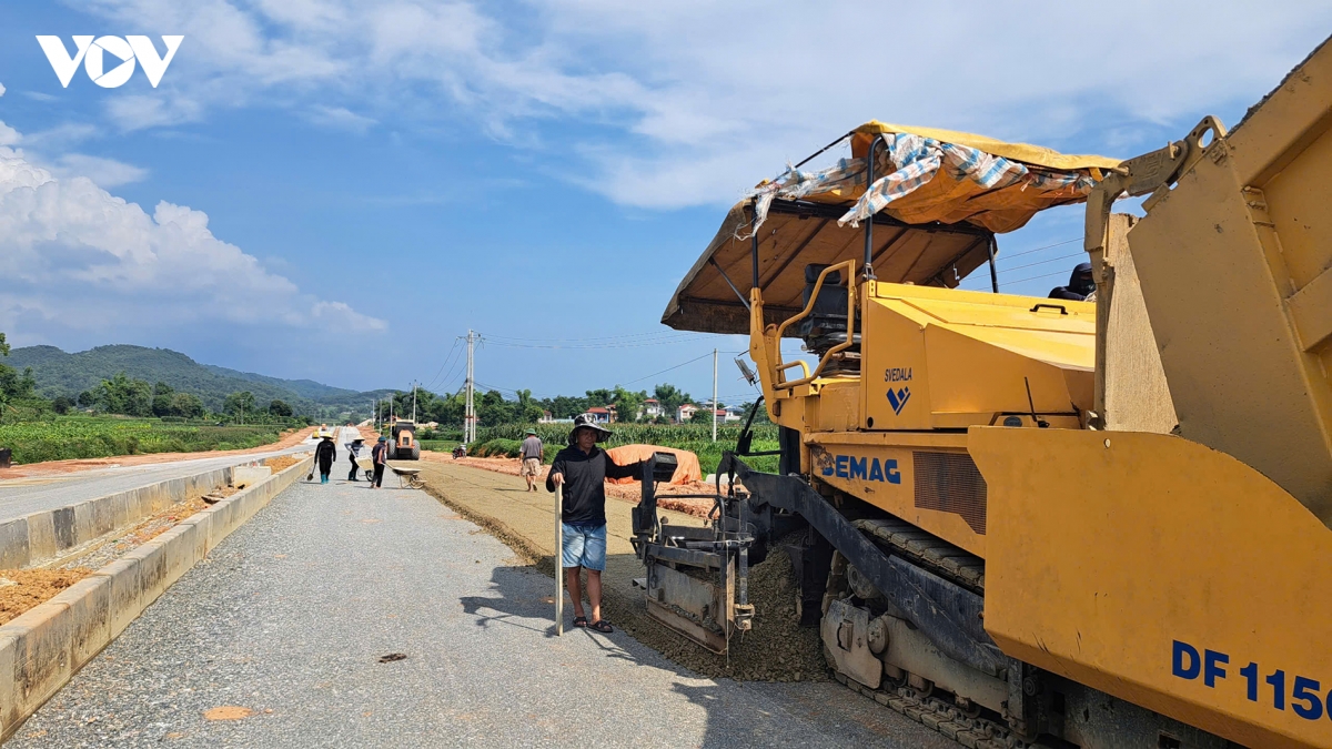 sau phan anh cua vov, cao bang tang toc thi cong du an duong tranh xa hoa an hinh anh 3