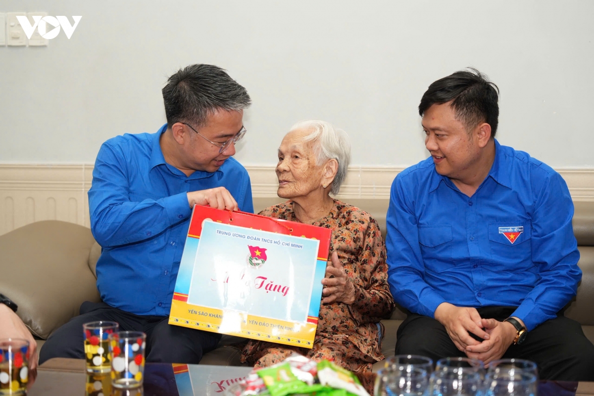 hon 1.000 doan vien thanh nien Da nang ra quan ngay chu nhat xanh hinh anh 7