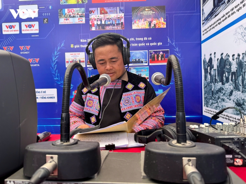  vi binh yen ban lang ket noi thong tin chinh thong voi dong bao vung cao son la hinh anh 7