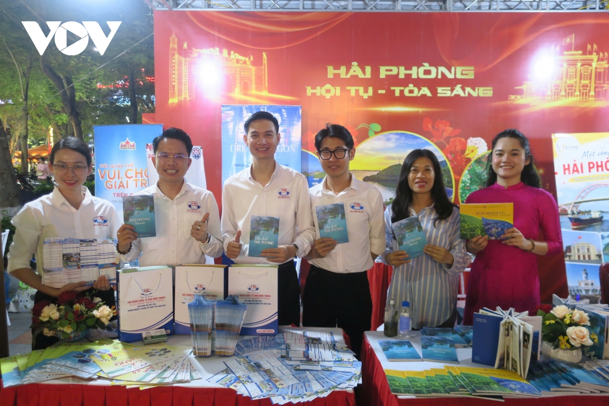 trien lam Dat va nguoi hai phong qua 71 nam xay dung va phat trien hinh anh 3