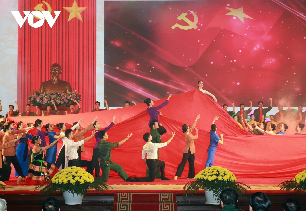 le ky niem 80 nam ngay truyen thong cuc tuyen huan - nganh tuyen huan quan doi hinh anh 11