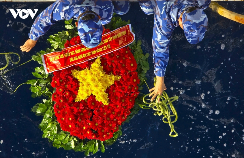 nen tam huong tai le tuong niem linh thieng giua muon trung khoi tay nam hinh anh 8