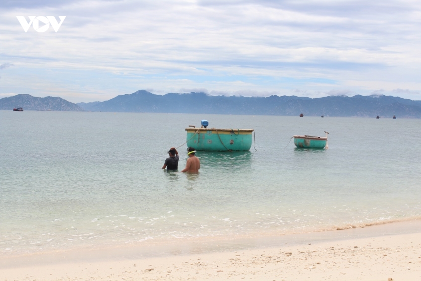 net hoang so huyen bi cua thien duong xanh hon cau hut du khach mua du lich he hinh anh 9