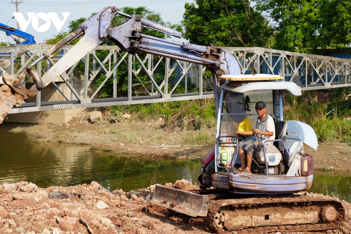 cum tram bom cau nga - Dong tep ky vong xoa diem ngap phia tay ha noi hinh anh 12