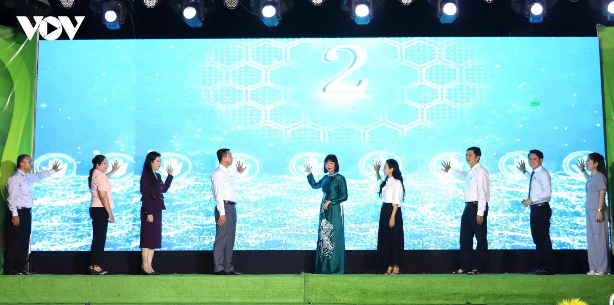 an giang ngay hoi ocop, am thuc tro thanh don bay kich cau du lich he hinh anh 1