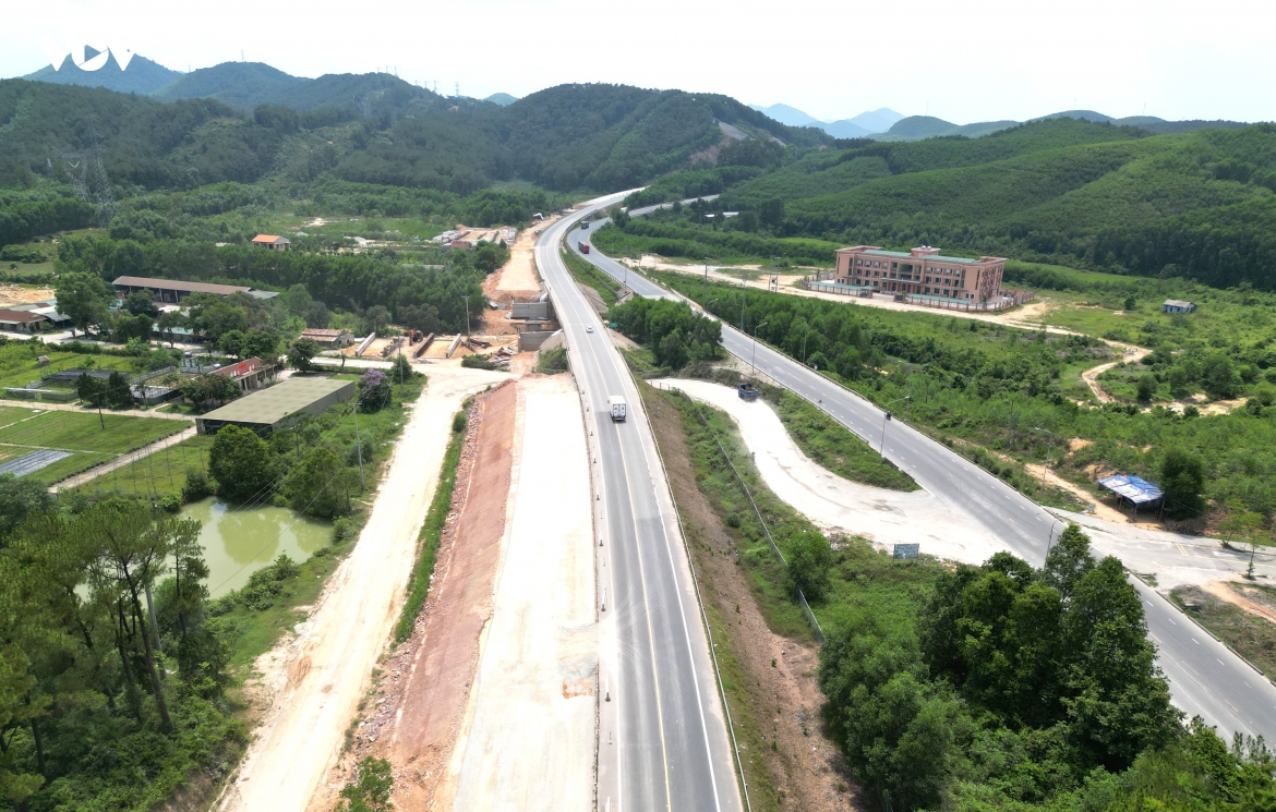 De xuat tam dung khai thac cao toc cam lo - la son vao ban dem de phuc vu thi cong hinh anh 1