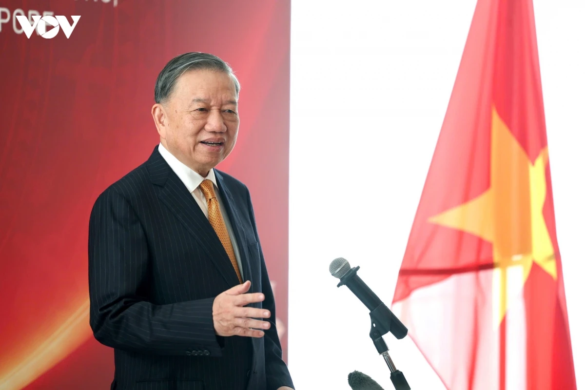 tong bi thu, chu tich nuoc to lam tra loi phong van hang tin reuters hinh anh 1