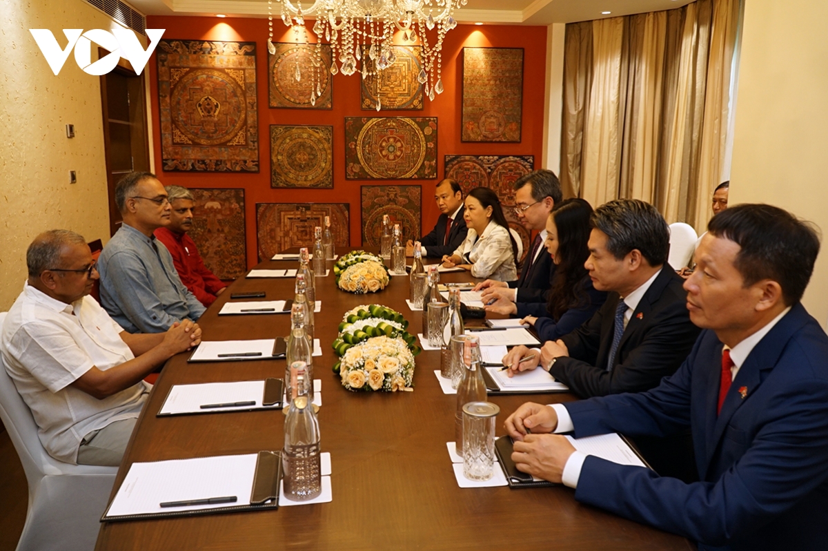 party official meets leaders of india communist leaders picture 1